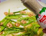 Gambar langkah 3 resipi Stir Fried Asparagus.