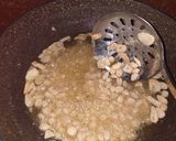 Foto langkah ke 3 dari resep Kacang goreng Bawang renyah dan garing.
