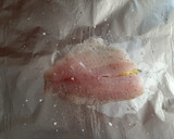 Foto del paso 2 de la receta: Filete de pescado empapelado