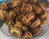 Gambar langkah 7 resipi Sotong Celup Tepung Pedas.