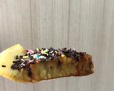 Foto langkah ke 5 dari resep Martabak Manis Personal (Tanpa Telur, Takaran Sendok).