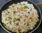 A picture of step 4 of Mayonnaise Pasta.