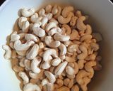 Foto langkah ke 1 dari resep Kacang Mede Oven Renyah.