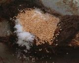 A picture of step 3 of Chocolate dates palm-biscuit cake.
