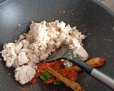 Foto langkah ke 2 dari resep Kue Panada Isi Ayam Pedas.