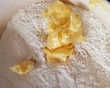 A picture of step 2 of Fried meatpie.