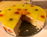 Pas rețetă Tort de fructe, frișcă și iaurt cu puțin zahăr 10 fotografie