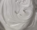 A picture of step 2 of Tricolor fruit cream.