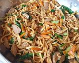 Foto langkah ke 6 dari resep Mie goreng jawa.