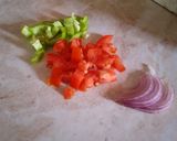 Foto del paso 2 de la receta: Huevos con vegetales 🍳🫑🍅