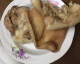 Hình bước làm 1 của món Tai heo trộn thính