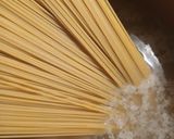 A picture of step 1 of VashBake Shrimp Linguine Scampi.