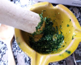 Foto del paso 3 de la receta: Filetes de merluza, patatas y guisantes en salsa verde