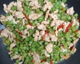 รูปขั้นตอนการทำที่ 2 ของ ถั่วแขกผัดไก่