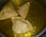A picture of step 6 of Allu ke samosy.