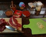 Foto del paso 1 de la receta: Carne bien picante al vino tinto