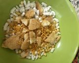 A picture of step 3 of Namkeen ki jhatpat bhel.