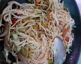 A picture of step 5 of Stir fry chilli garlic noodles.