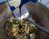 Foto langkah ke 6 dari resep Mie Home (Bayam Brazil) Goreng.