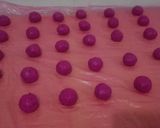 Foto langkah ke 4 dari resep Donat buah naga.