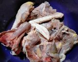 Foto langkah ke 1 dari resep Sop Ayam Kampung.