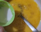 Foto langkah ke 2 dari resep Telur Dadar Rawis.
