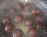 A picture of step 4 of Dry milk ky gulab jamun.