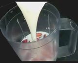 स्ट्रॉबेरी मिल्कशेक- Strawberry Milkshake recipe in Hindi ) रेसिपी चरण 1 फोटो