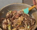 Foto langkah ke 2 dari resep Tumis daging bumbu kecap.