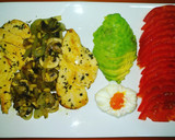 Foto del paso 6 de la receta: Pechuga a la plancha, champiñones y huevo poche