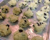 Foto langkah ke 4 dari resep Vanilla Chocochips Cookies.