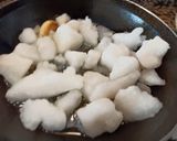 Foto del paso 2 de la receta Snack/plato rápido: Revuelto de bacalao y patatas paja