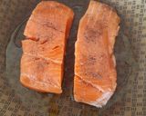 Foto del paso 1 de la receta: Salmón en salsa holandesa
