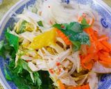 Hình bước làm 2 của món Nộm gà xé