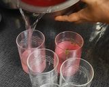 रूह अफजा मिंट लेमन कूलर (rooh afza mint lemon cooler recipe in Hindi) रेसिपी चरण 3 फोटो