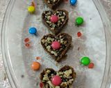 A picture of step 8 of Eggless Cake tarts with chocolate and walnuts.