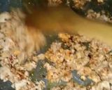 A picture of step 4 of Chicken vegetable filling.