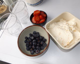 Foto del paso 2 de la receta: Arándanos y fresas con crema especial de mandarinas