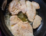 Sajtos-tejfölös csirkemell recept fázis 2 fotója