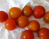Foto del paso 3 de la receta: Mini brochetas de tomates cherry y gambas marinadas