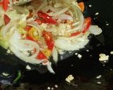 Foto langkah ke 4 dari resep Tumis Jamur Pedas.