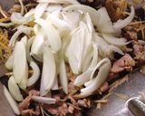 รูปขั้นตอนการทำที่ 2 ของ ผัดขิงหมู