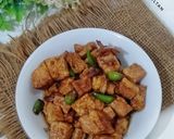 Foto langkah ke 4 dari resep Tumis Tahu Lada Hitam.