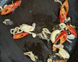 Foto langkah ke 3 dari resep Telur Ceplok Masak Kecap.