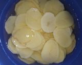 Foto langkah ke 2 dari resep Kripik kentang pedas.