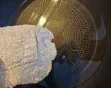 Sajttal töltött pulykamell krumplipürével és tejfölös salátával recept fázis 8 fotója
