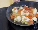 Foto del paso 2 de la receta: Huevos en salsa bretona