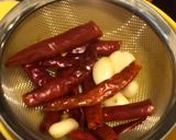 A picture of step 1 of Instant Fresh Chilli and Garlic Chutney.