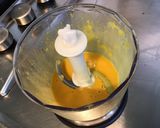 Une image de l'étape 2 de Sauce salade épicée à la moutarde et persil.