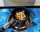 A picture of step 3 of Caramel Kheer.